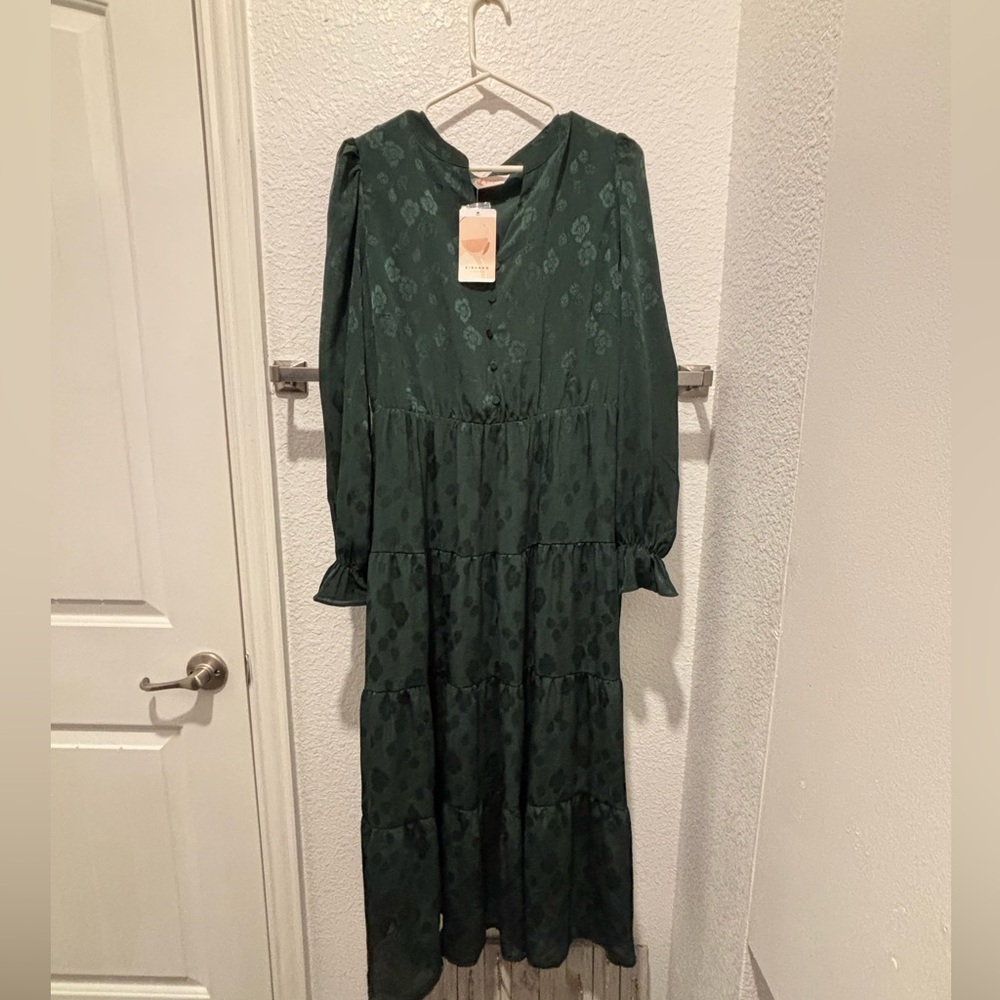 Green long sleeve dress